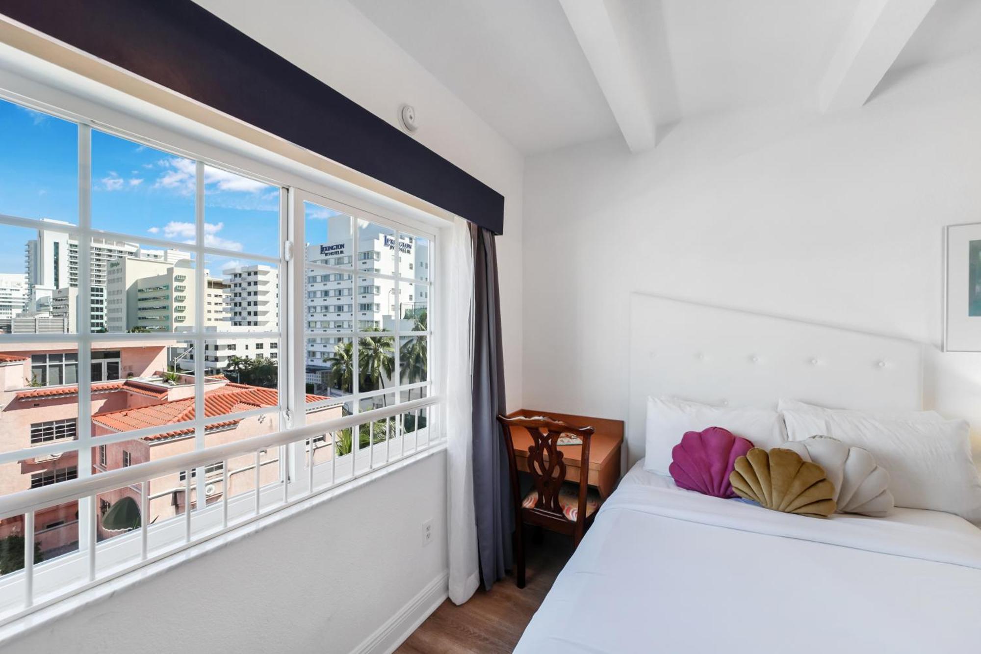 Ocean Spray Apartahotel Miami Beach
